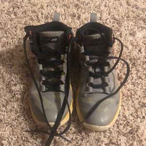 Under Armour boys size 1 shoes